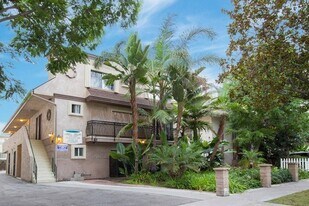 3735 S Canfield Ave in Los Angeles, CA - Building Photo