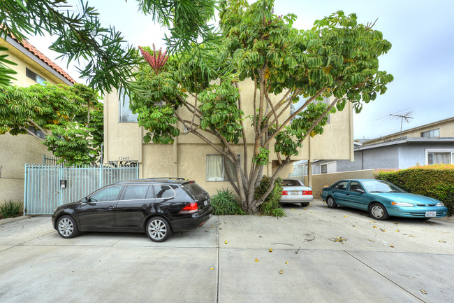 Multi Family Apts + I Nonconf in Los Angeles, CA - Building Photo - Building Photo