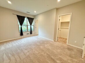 197 Elkhorn in Irvine, CA - Building Photo - Building Photo