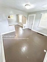 8315 Octavia Ave in St. Louis, MO - Building Photo - Building Photo