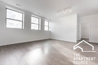 930 W Dakin St, Unit 301 in Chicago, IL - Building Photo - Building Photo