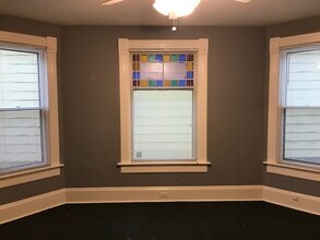 2477 N Oakland Ave, Unit Lower in Milwaukee, WI - Building Photo - Building Photo