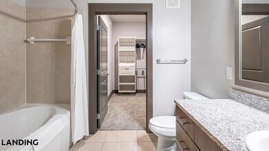 14805 Grisby Rd, Unit 222 in Houston, TX - Foto de edificio - Building Photo