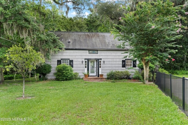 2226 Laurel Grove Ln