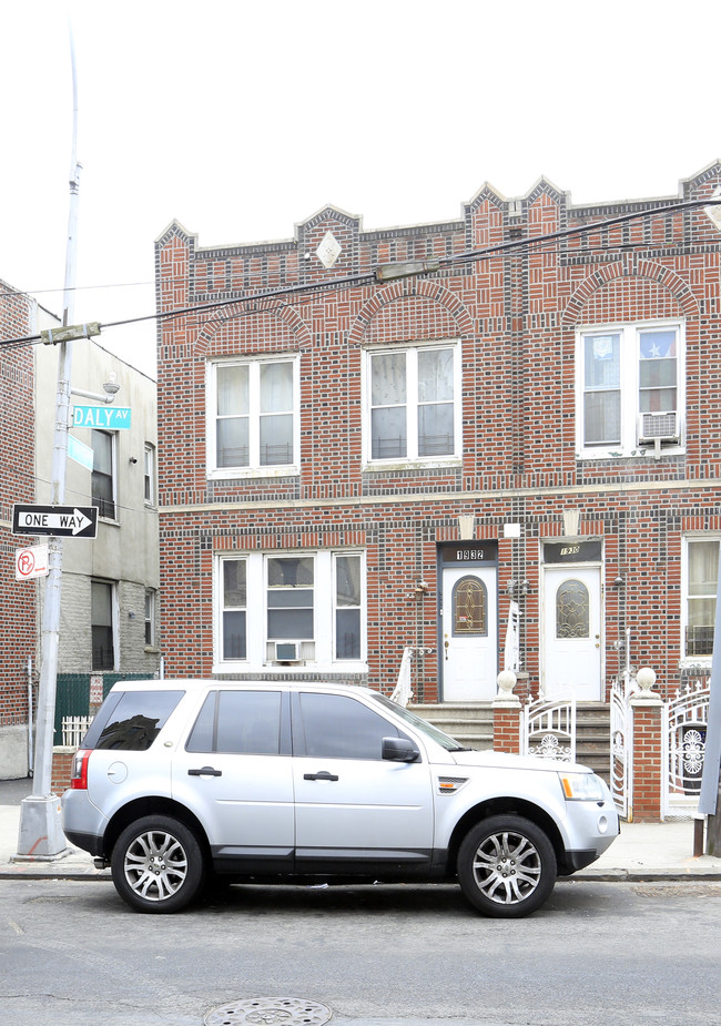 1932 Daly Ave in Bronx, NY - Building Photo - Building Photo