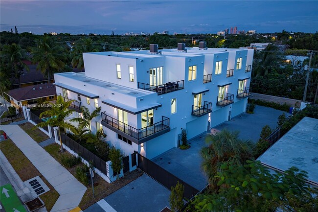 1220 NE 15th Ave in Fort Lauderdale, FL - Building Photo - Building Photo