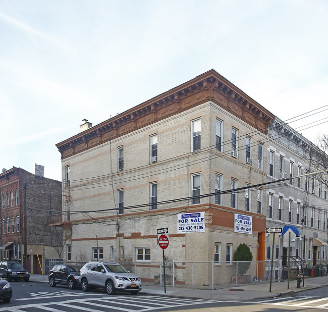 366 Onderdonk Ave in Ridgewood, NY - Building Photo - Primary Photo