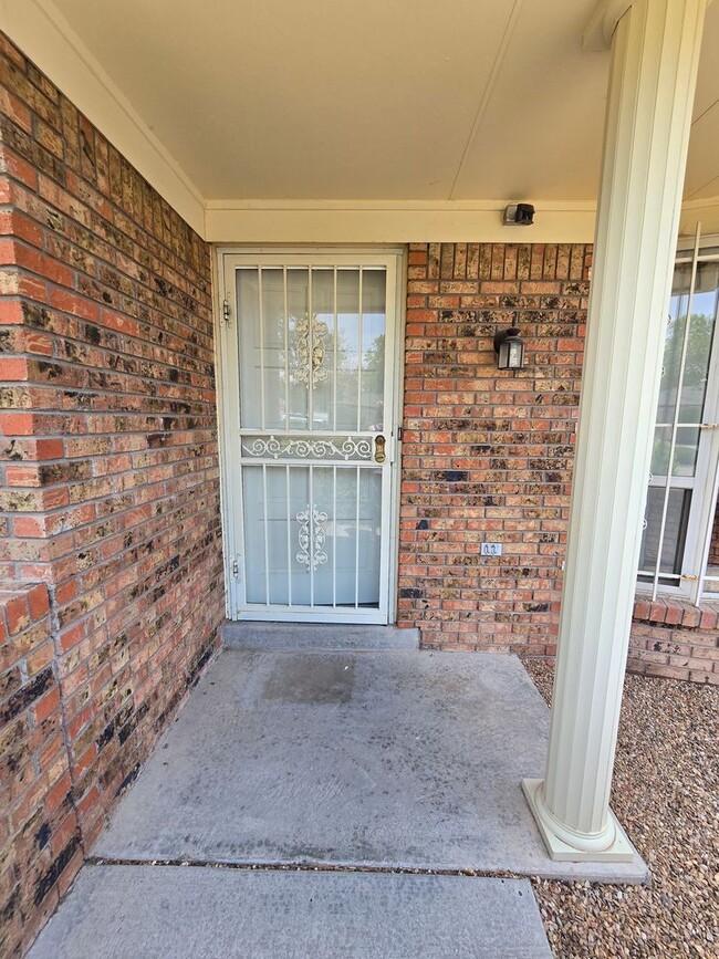 9620 Admiral Dewey Ave NE in Albuquerque, NM - Building Photo - Building Photo