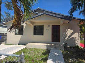 2331 SW 31st Ave in Miami, FL - Building Photo