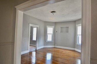 105 Evans St in Boston, MA - Building Photo - Building Photo
