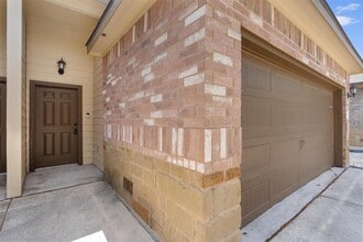 1113 Stanley Wy in Seguin, TX - Building Photo - Building Photo