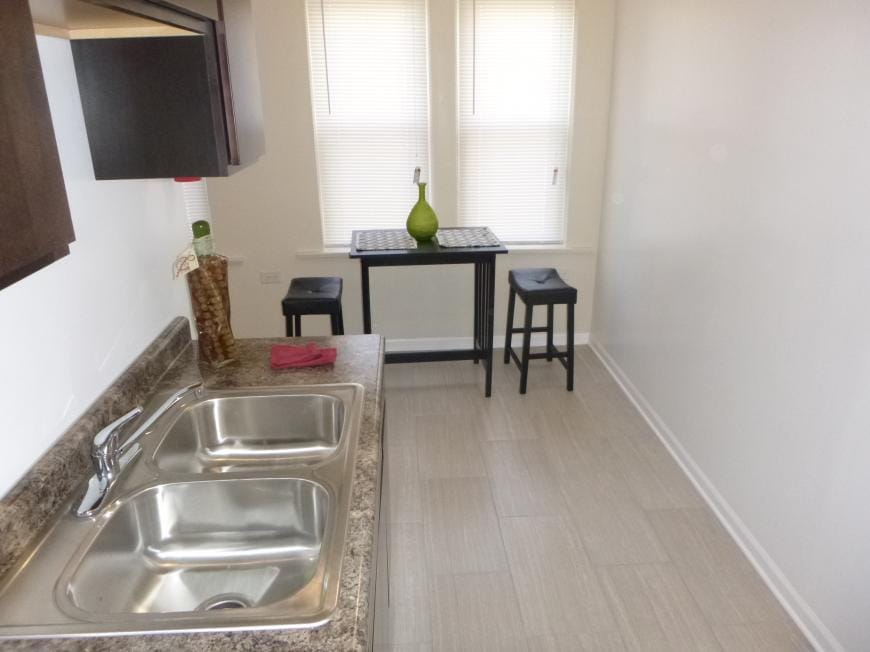 3156 W Warren Blvd in Chicago, IL - Building Photo