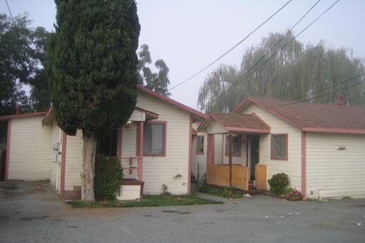 88 W Madison Ave in Bay Point, CA - Building Photo