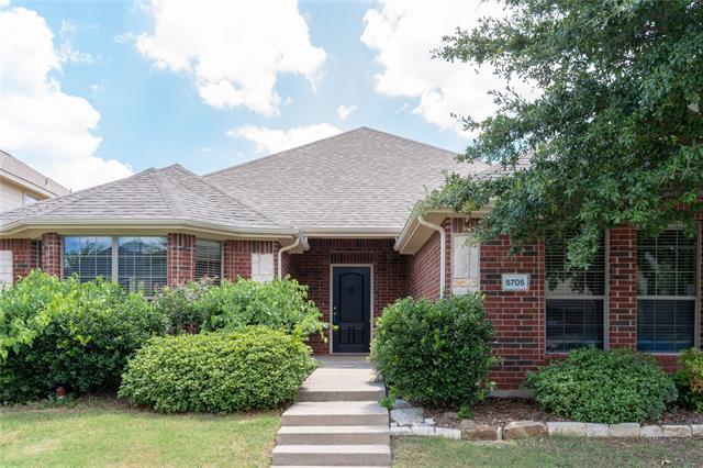 5705 Broken Spur in McKinney, TX - Foto de edificio
