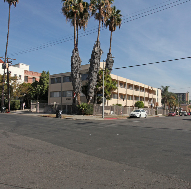 1402 N Kingsley Dr in Los Angeles, CA - Foto de edificio - Building Photo
