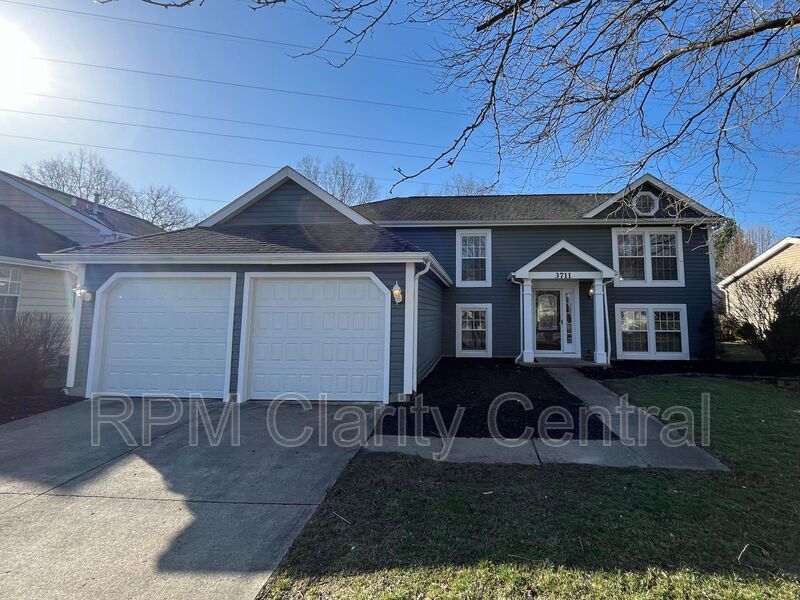 3711 Seattle Slew Dr in Columbus, OH - Building Photo