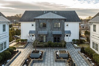 1135 Post Rd E in Westport, CT - Building Photo - Building Photo