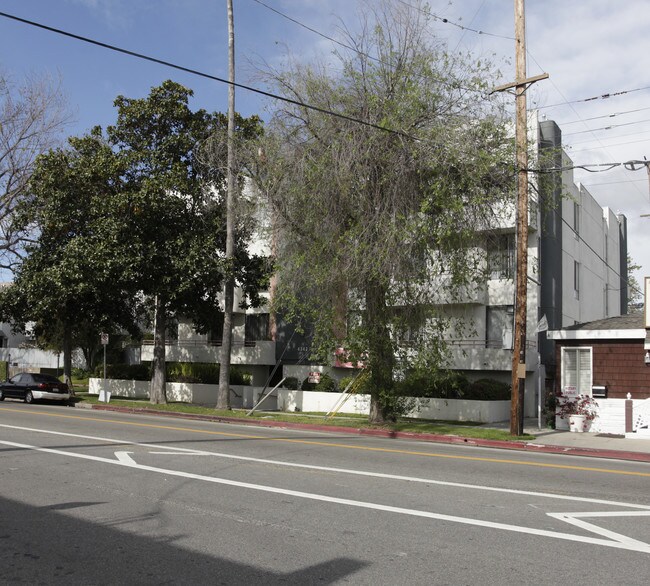 4343 Whitsett Ave in Studio City, CA - Foto de edificio - Building Photo