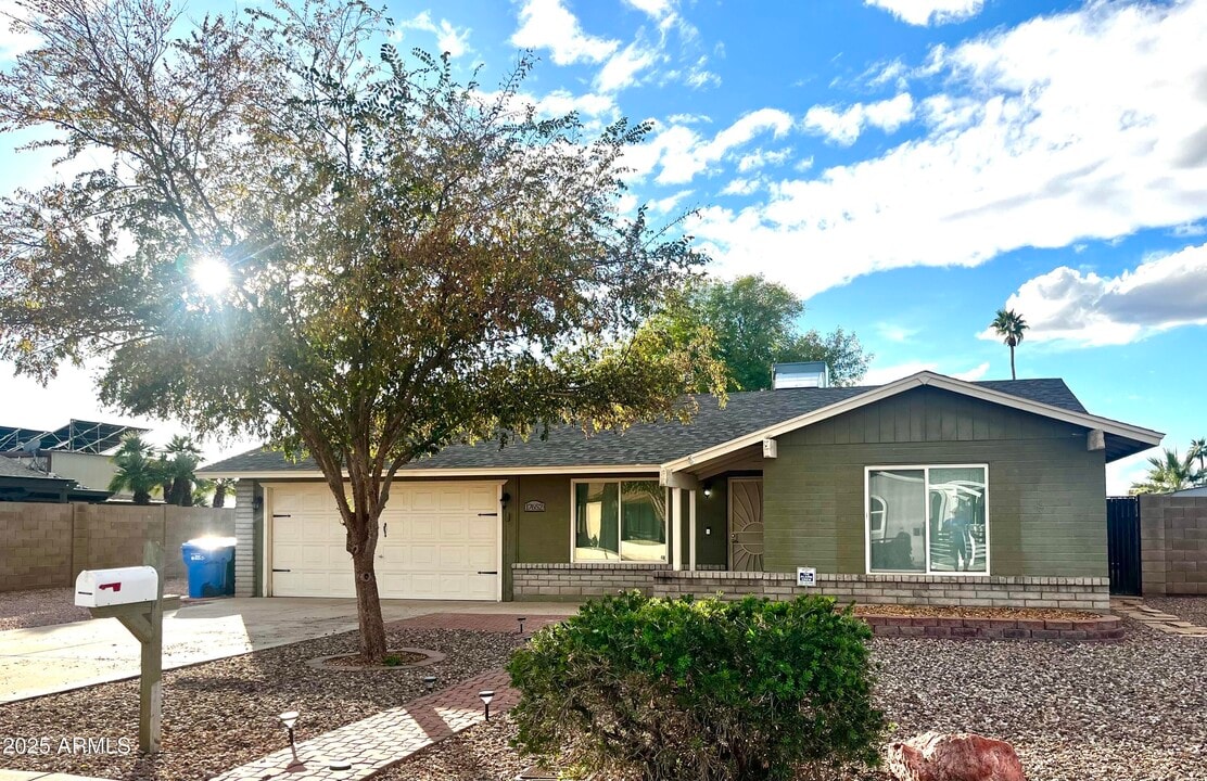 17652 N 19th Dr in Phoenix, AZ - Building Photo