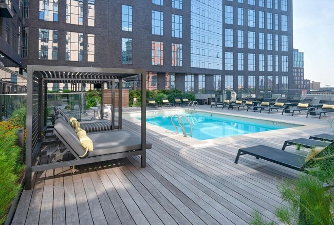 345 Harrison in Boston, MA - Foto de edificio - Building Photo