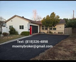 20641 Cohasset St in Winnetka, CA - Building Photo