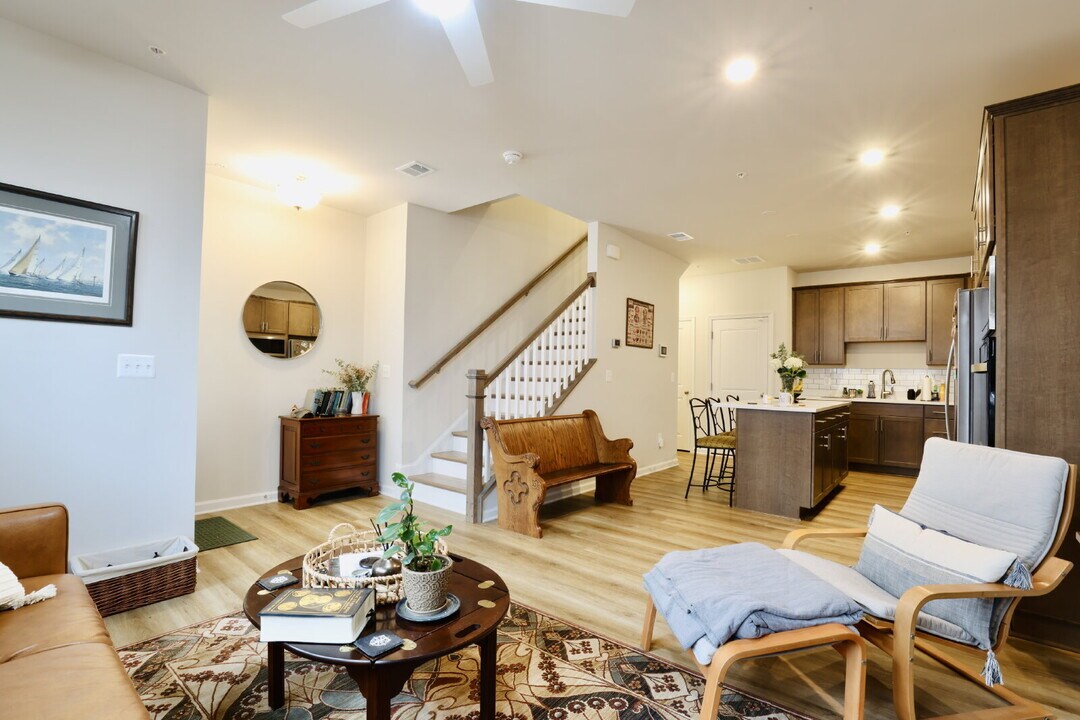 773 Mount Airy Ter NE in Leesburg, VA - Building Photo