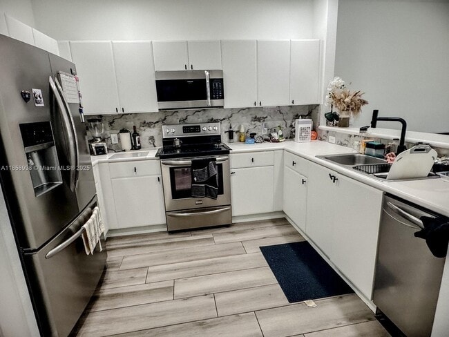 4226 SW 156th Ave in Miramar, FL - Building Photo - Building Photo