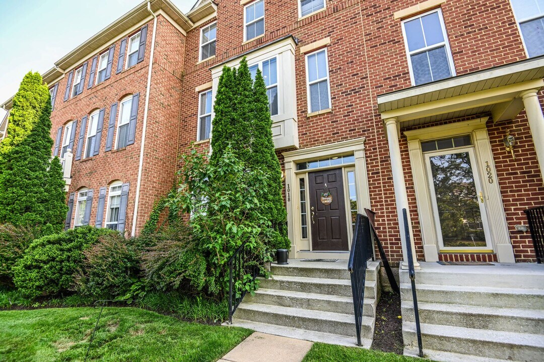 1018 Verdogris Way in Odenton, MD - Building Photo