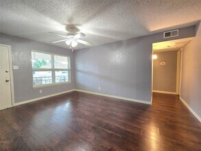 3535 NASA Road 1 in Seabrook, TX - Building Photo - Building Photo