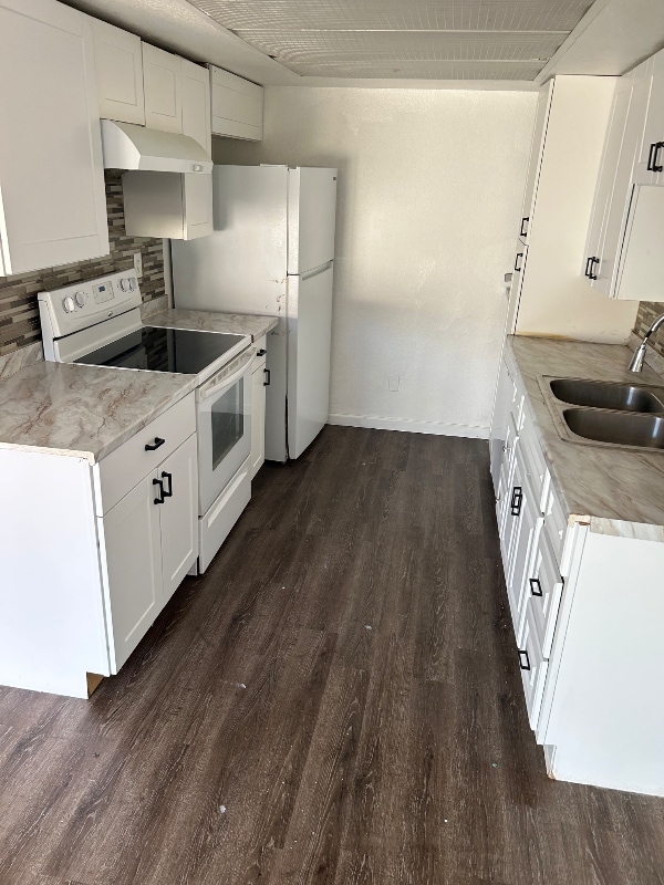 3810 N Maryvale Pkwy in Phoenix, AZ - Building Photo - Building Photo