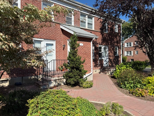 41 Hope St in Stamford, CT - Building Photo - Building Photo