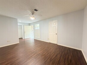 2535 Planters Row in Sugar Land, TX - Building Photo - Building Photo