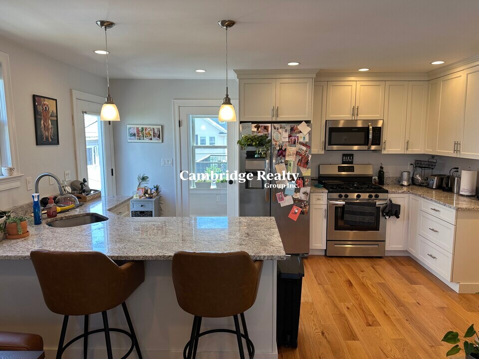 37 Porter St, Unit 1T in Cambridge, MA - Building Photo
