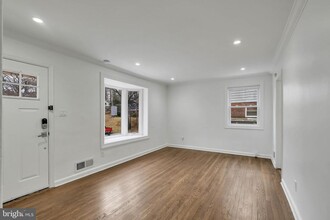 11606 Gail Pl in Silver Spring, MD - Building Photo - Building Photo