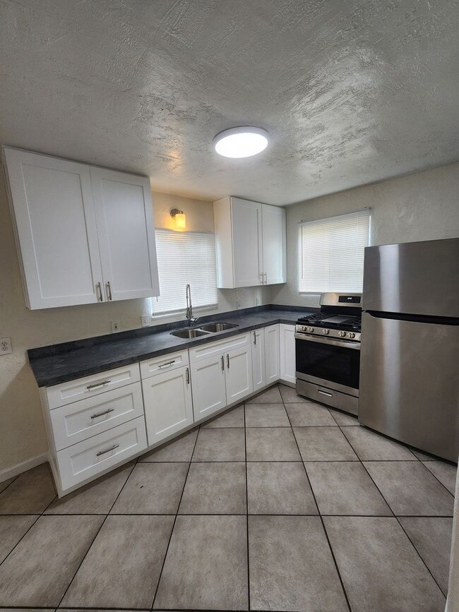 126 S 10th St in Grover Beach, CA - Building Photo - Building Photo