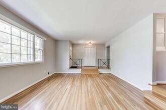 14207 Gaines Ave in Rockville, MD - Building Photo - Building Photo