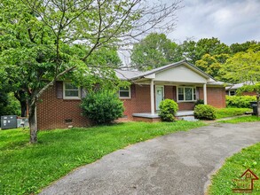 412 Wedgewood St in Cookeville, TN - Building Photo - Building Photo