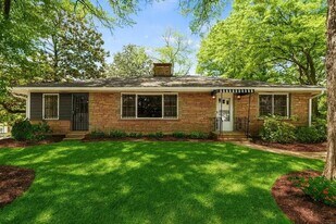 1930 Hollywood Rd NW in Atlanta, GA - Building Photo