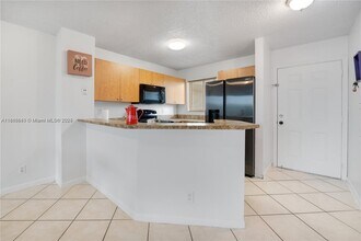 8730 N Sherman Cir in Miramar, FL - Building Photo - Building Photo