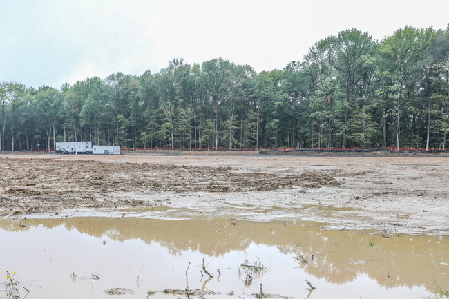 Henderson Apartments in Monmouth Junction, NJ - Building Photo - Building Photo