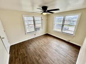 427 S Center Ave in Ada, OK - Building Photo - Building Photo