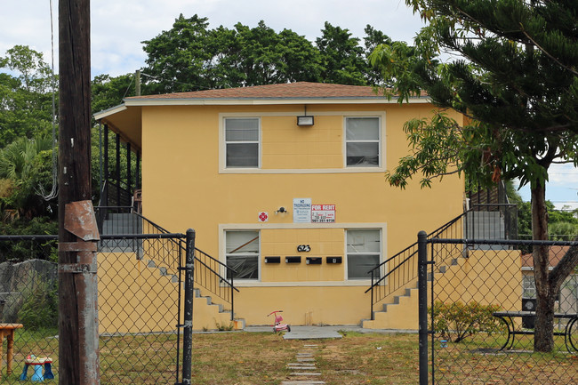 623 9th St in West Palm Beach, FL - Foto de edificio - Building Photo