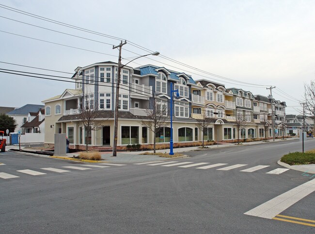 Avalon Breezes Plaza in Avalon, NJ - Building Photo - Building Photo