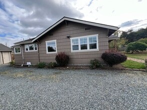 4005 L Ave in Anacortes, WA - Building Photo - Building Photo