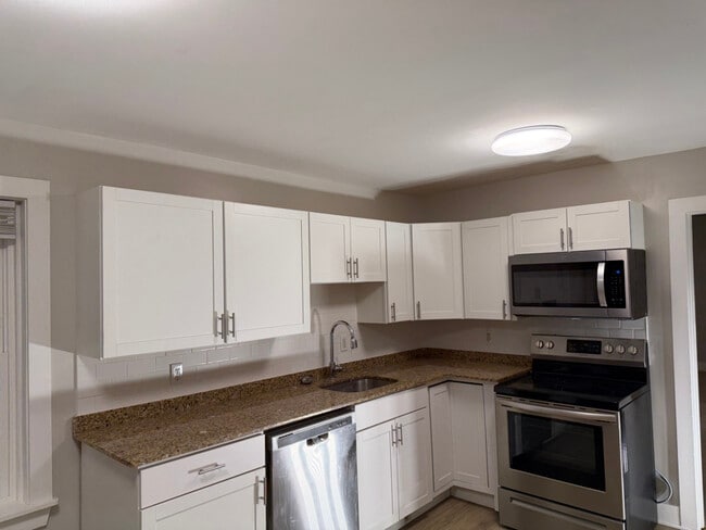 100 Main St, Unit 19 in Newmarket, NH - Building Photo - Building Photo