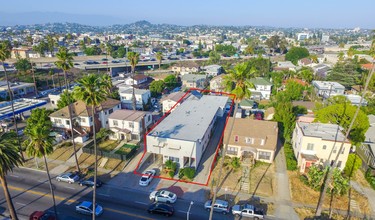 654 N Normandie in Los Angeles, CA - Foto de edificio - Building Photo