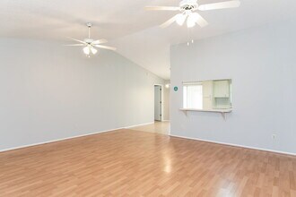 5102 25th Ave Dr E in Palmetto, FL - Building Photo - Building Photo