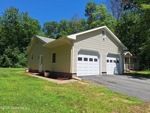 1031 Saratoga Rd in Gansevoort, NY - Building Photo - Building Photo