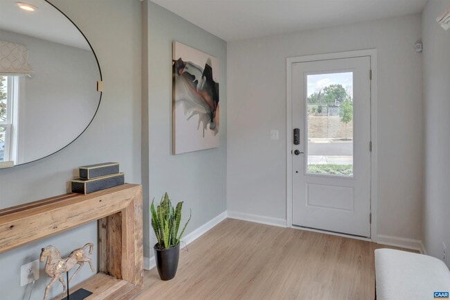 6053 McComb St in Crozet, VA - Building Photo - Building Photo