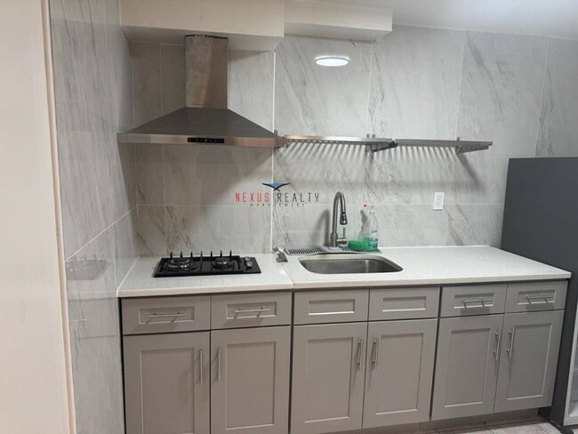 34-29 69th St in Queens, NY - Building Photo - Building Photo